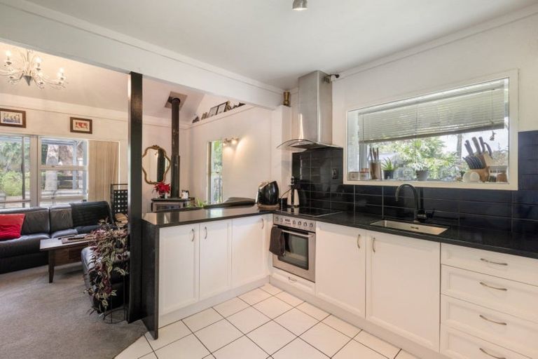 Photo of property in 114 Hinewa Road, Otumoetai, Tauranga, 3110