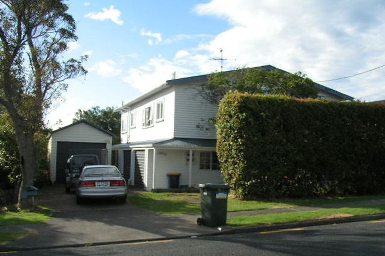 Photo of property in 2/69 Jutland Road, Hauraki, Auckland, 0622