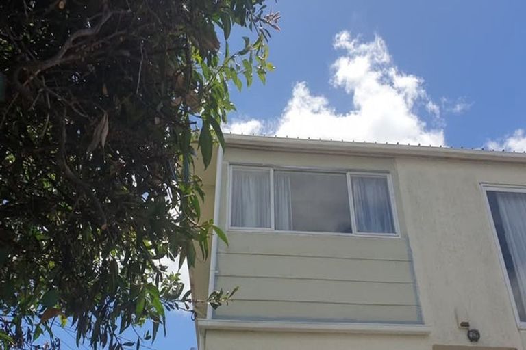 Photo of property in 15 Peach Road, Glenfield, Auckland, 0629