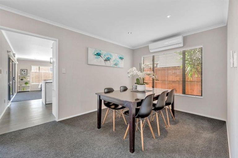 Photo of property in 14 Heidi Crescent, Flat Bush, Auckland, 2016