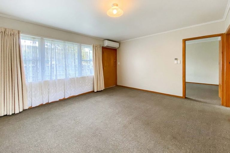 Photo of property in 2/3 Camp Street, Silverstream, Upper Hutt, 5019