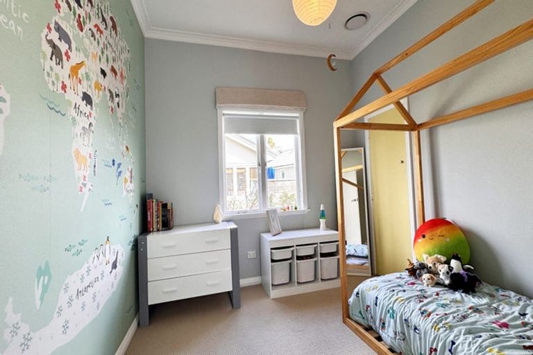 Photo of property in 43 Balmain Road, Birkenhead, Auckland, 0626