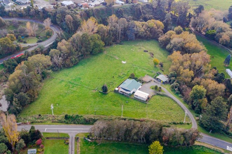 Photo of property in 41 Riverdale Road, Dannevirke, 4930