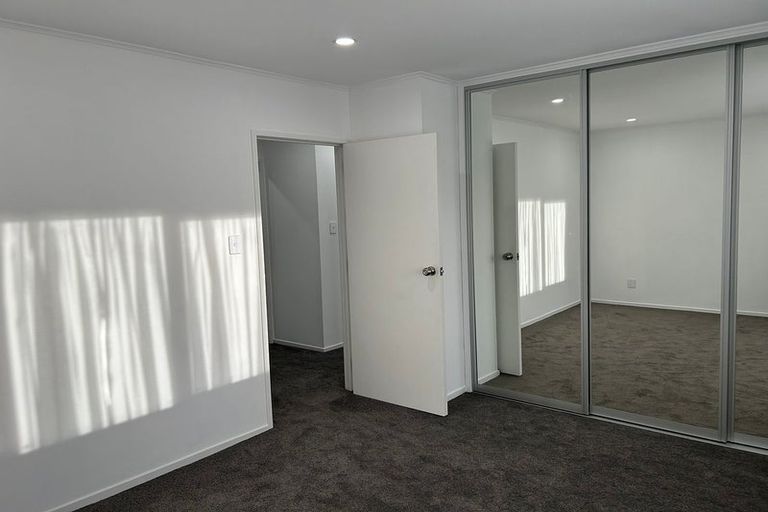 Photo of property in 4/18 Bevyn Street, Castor Bay, Auckland, 0620