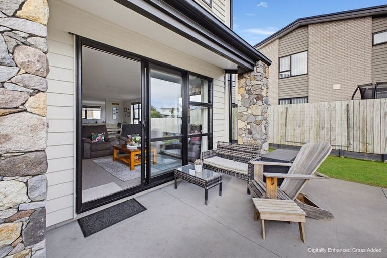 Photo of property in 15 Discovery Place, Marfell, New Plymouth, 4310