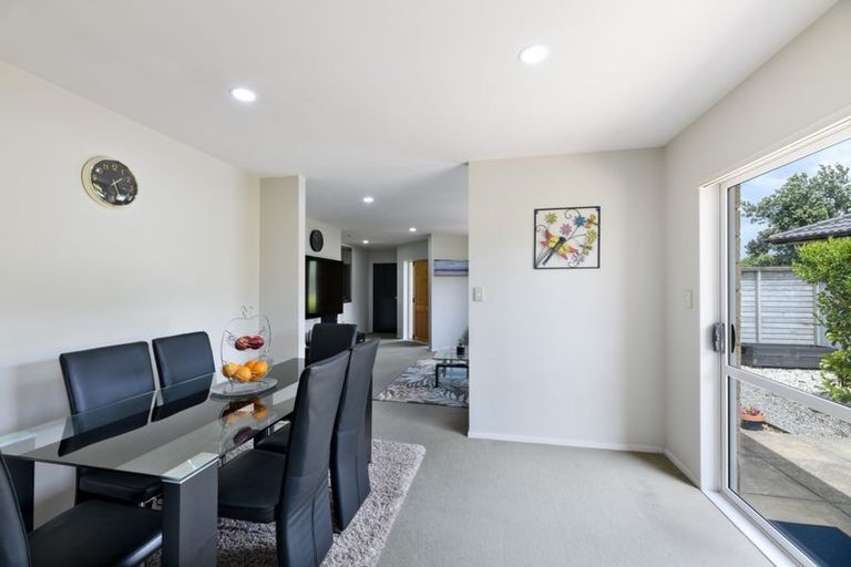 Photo of property in 8 Riverglade Parkway, Te Atatu South, Auckland, 0610