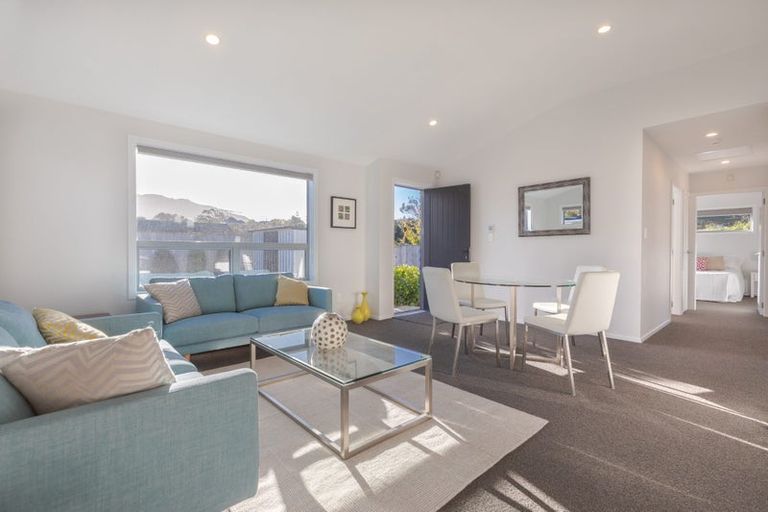 Photo of property in 41b Collins Avenue, Tawa, Wellington, 5028