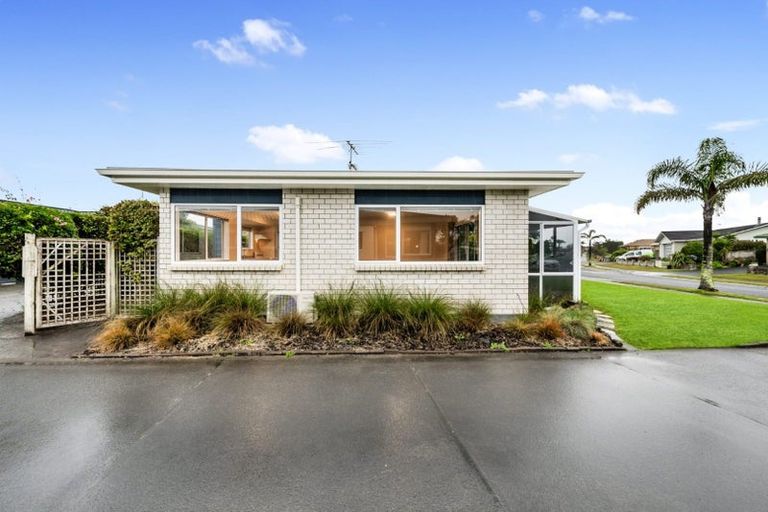 Photo of property in 32a Lakeside Drive, Orewa, 0931
