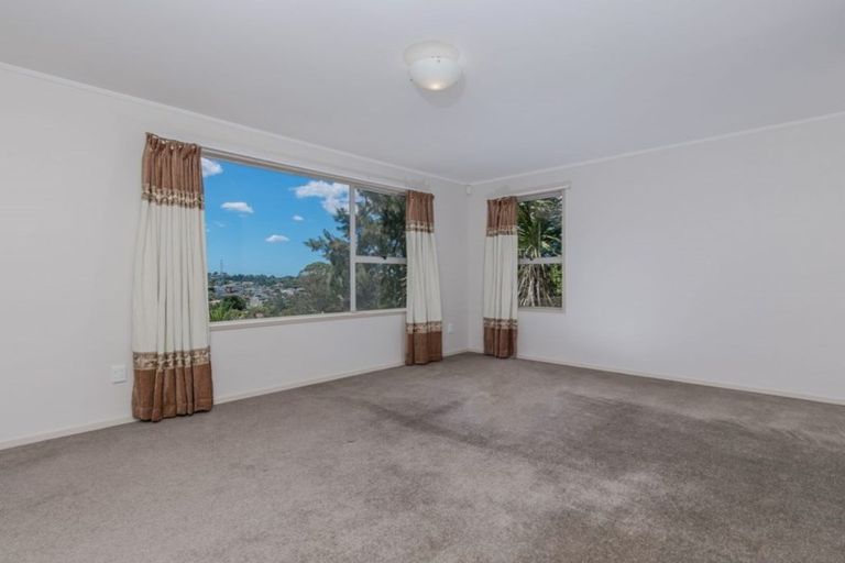 Photo of property in 9 Kilcar Place, Massey, Auckland, 0614