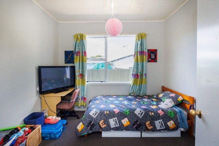 Photo of property in 8a Kaimanawa Street, Kelvin Grove, Palmerston North, 4414