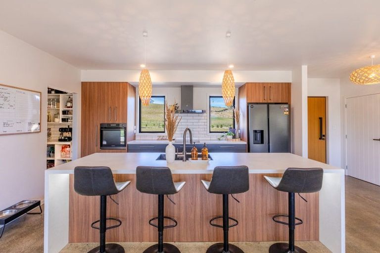 Photo of property in 360 Maharakeke Road, Waipukurau, 4281