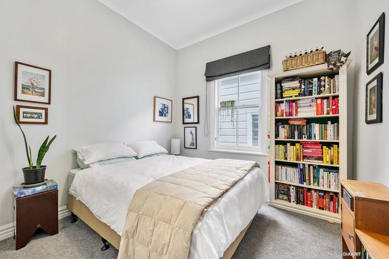 Photo of property in 54 Rolleston Street, Mount Cook, Wellington, 6021