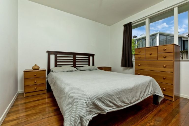 Photo of property in 23a Statesman Street, Henderson, Auckland, 0612