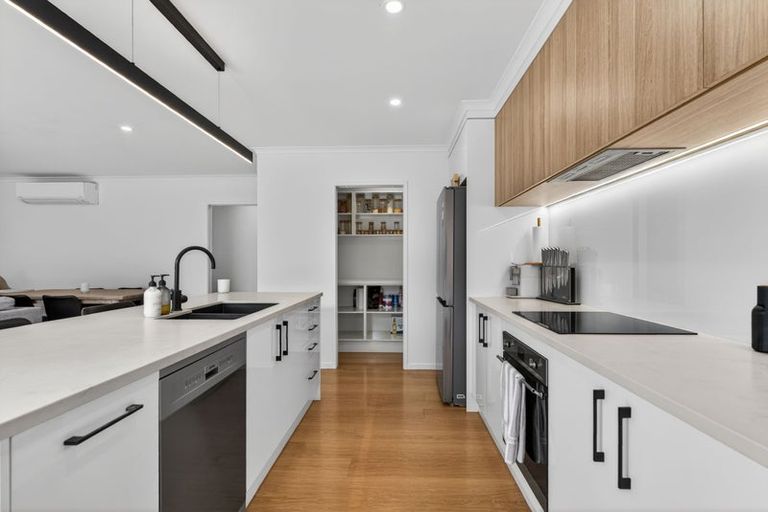 Photo of property in 4 Porokaiwhiri Avenue, Helensville, 0800