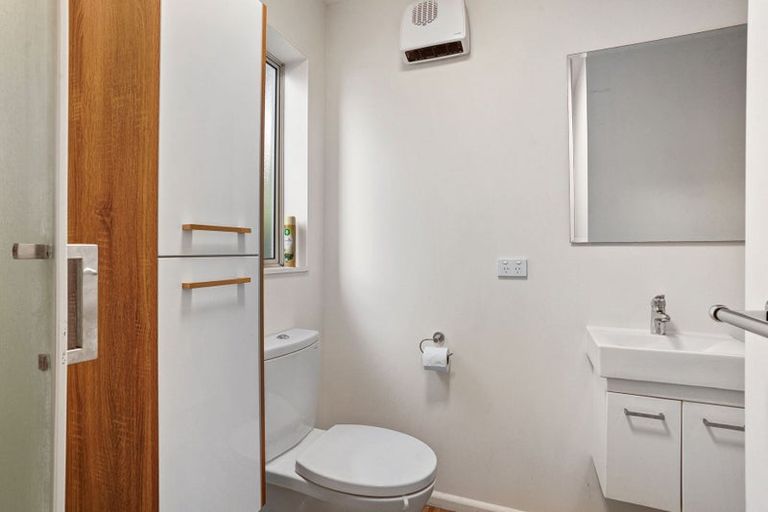 Photo of property in 6 Nortons Road, Avonhead, Christchurch, 8042