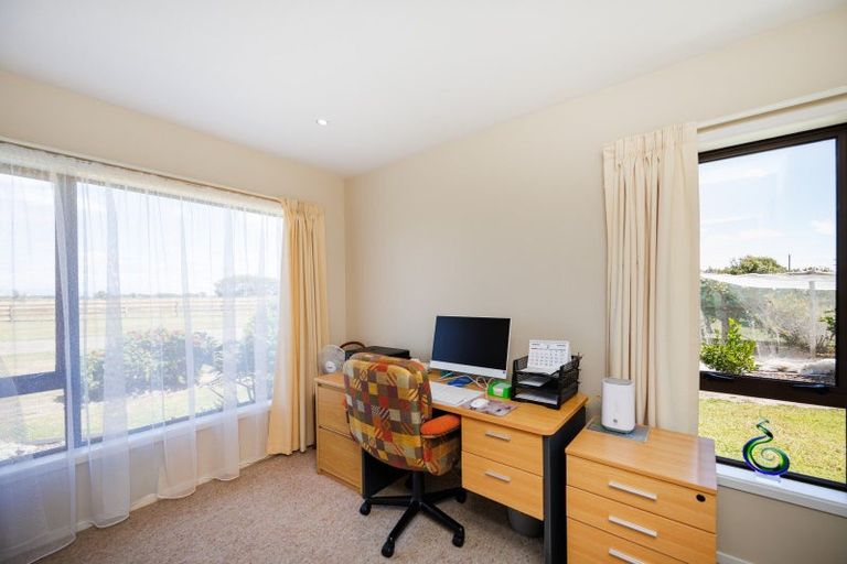Photo of property in 1078 Roberts Line, Bunnythorpe, Palmerston North, 4478