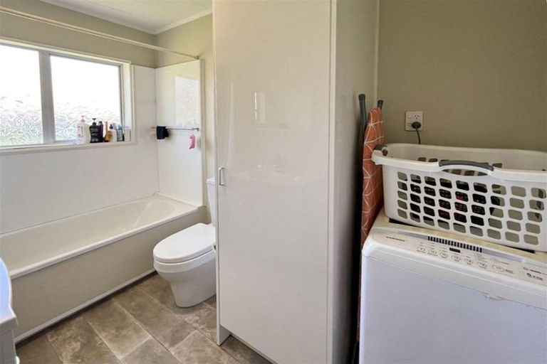 Photo of property in 10f1 Petherick Crescent, Johnsonville, Wellington, 6037