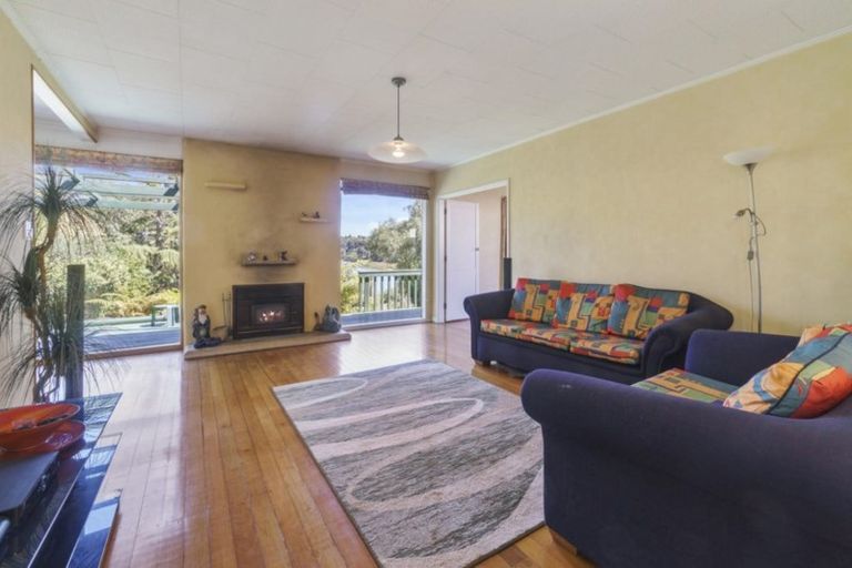 Photo of property in 14 Renata Crescent, Te Atatu Peninsula, Auckland, 0610