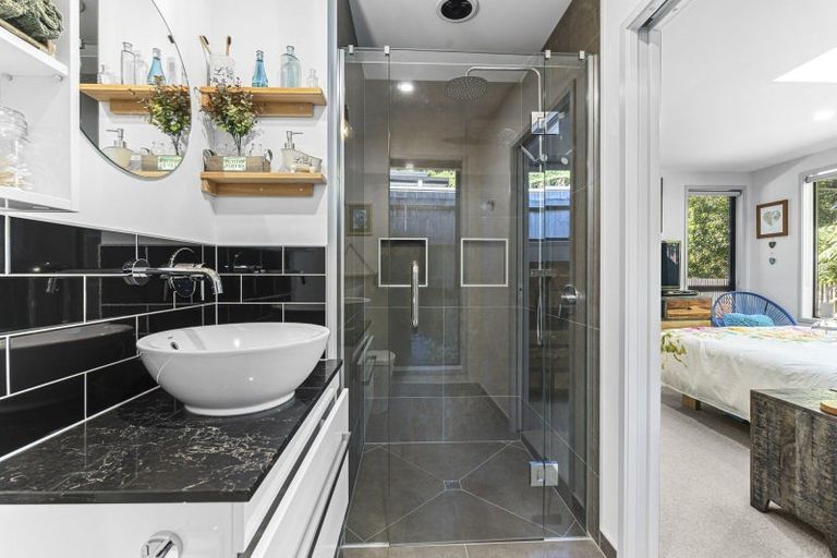 Photo of property in 4 Bright Way, Lower Vogeltown, New Plymouth, 4310