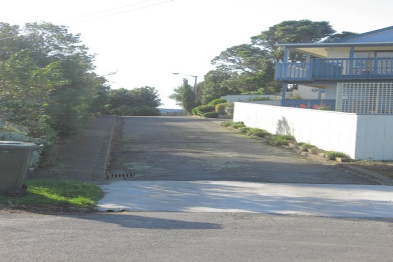 Photo of property in 35 Spur Grove, Titahi Bay, Porirua, 5022