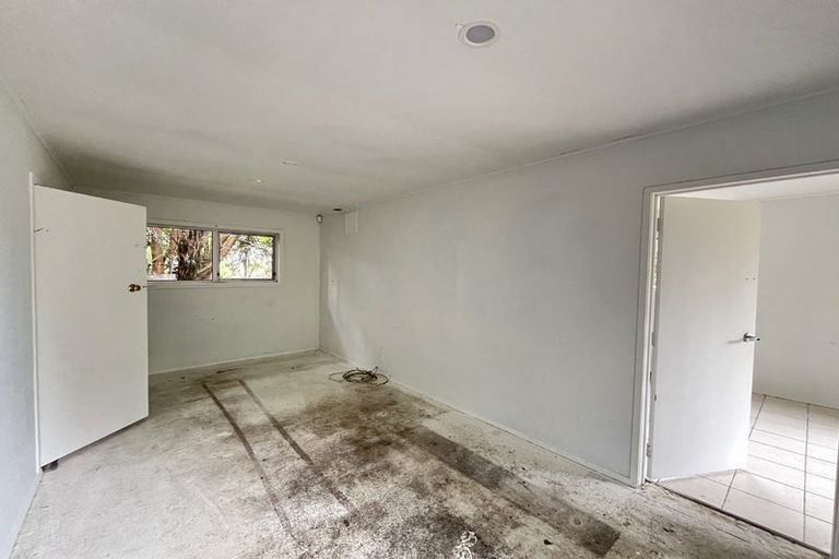 Photo of property in 11 Kilcar Place, Massey, Auckland, 0614