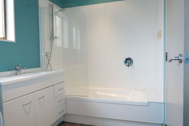 Photo of property in 2/10 Watson Drive, Paraparaumu Beach, Paraparaumu, 5032