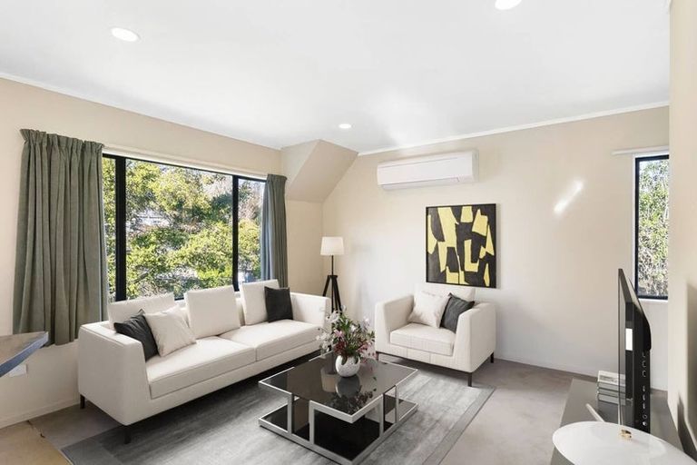 Photo of property in 1/799 Beach Road, Browns Bay, Auckland, 0630