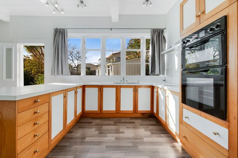 Photo of property in 22 Garfield Road, Helensville, 0800