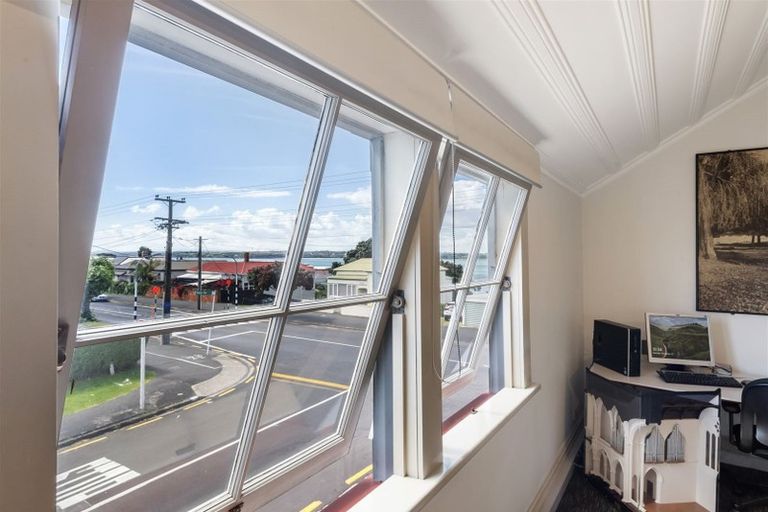 Photo of property in 58 Calliope Road, Stanley Point, Auckland, 0624