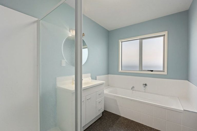Photo of property in 6 Breaker's Crescent, Waihi Beach, 3611