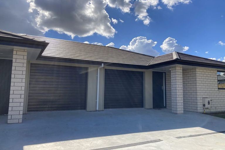 Photo of property in 49u2 Holland Road, Fairfield, Hamilton, 3214