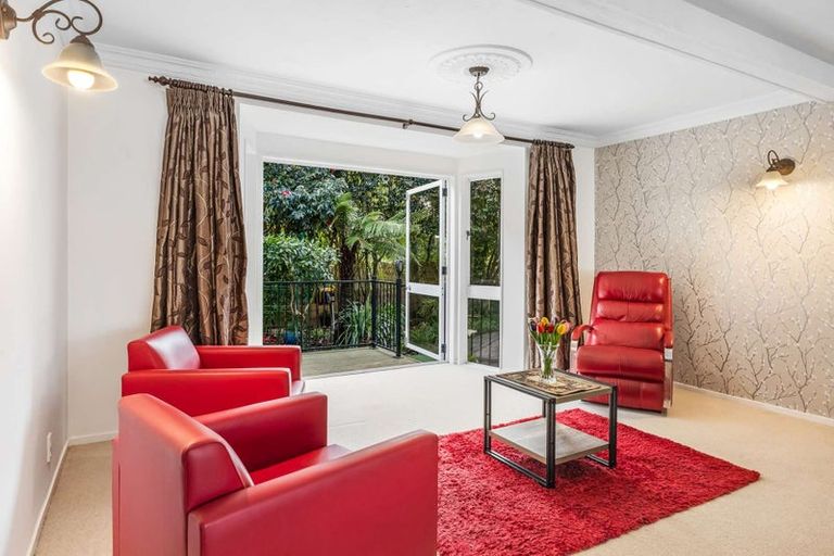 Photo of property in 55 Branch Road, Highlands Park, New Plymouth, 4312