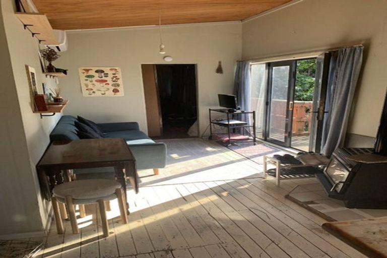 Photo of property in 45 Takahe Road, Titirangi, Auckland, 0604