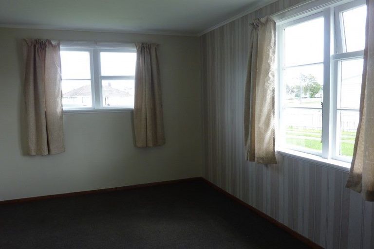 Photo of property in 296 South Road, Hawera, 4610