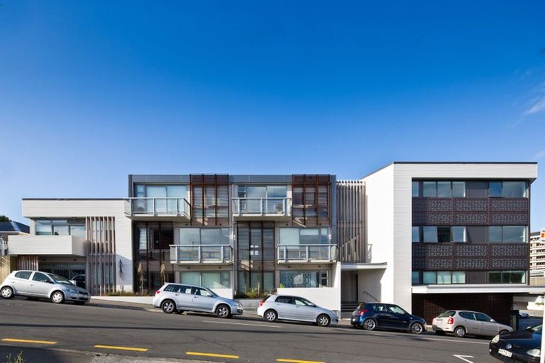Photo of property in Masina Apartments, 213/80u Riddiford Street, Newtown, Wellington, 6021
