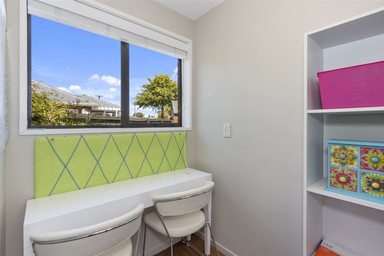 Photo of property in 22 Bowen Street, Upper Riccarton, Christchurch, 8041