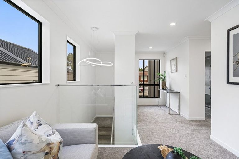 Photo of property in 24b Scarlock Avenue, Browns Bay, Auckland, 0630