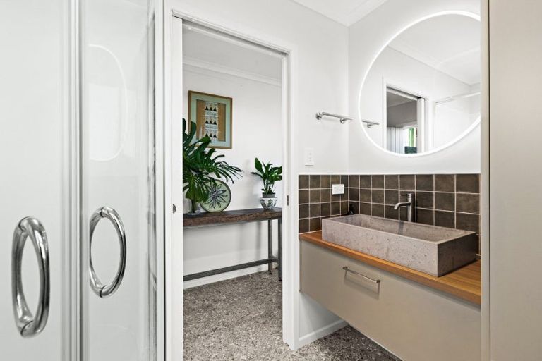 Photo of property in 18 Hukarere Road, Bluff Hill, Napier, 4110