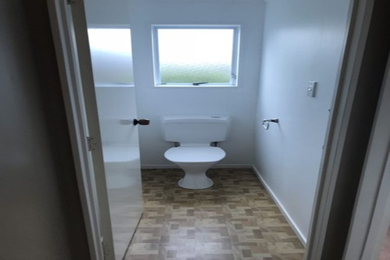 Photo of property in 2/33 Pisces Road, Glen Eden, Auckland, 0602