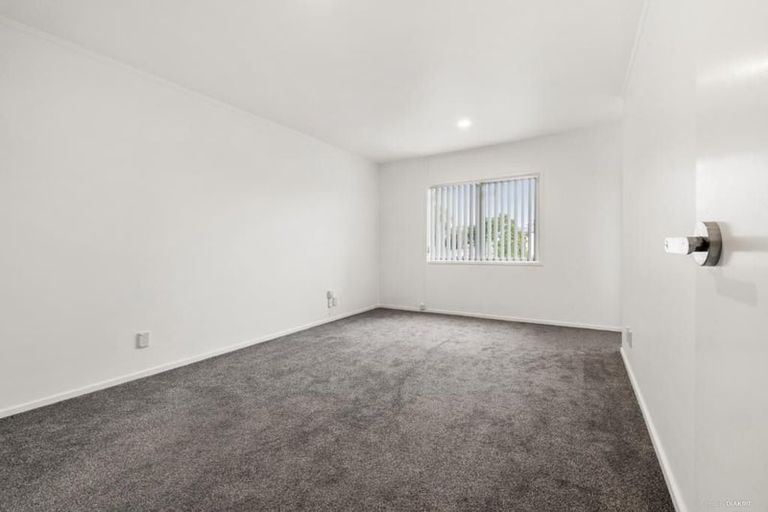 Photo of property in 2/242 Pakuranga Road, Pakuranga Heights, Auckland, 2010