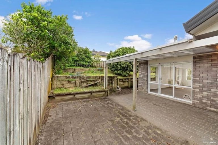 Photo of property in 11 Owl Court, Unsworth Heights, Auckland, 0632