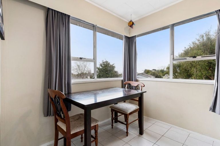 Photo of property in 14 Waari Avenue, Sunnyvale, Auckland, 0612