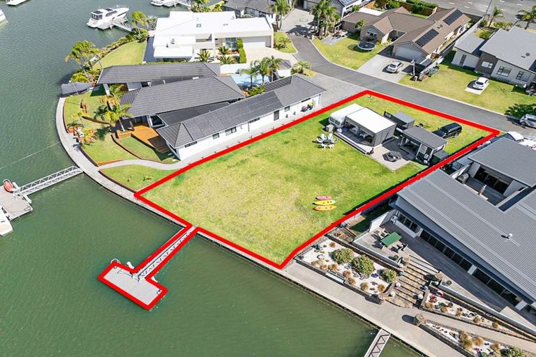 Photo of property in 14 Mermaid Place, Whitianga, 3510