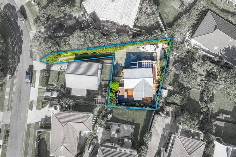 Photo of property in 2/4 Kenneth Hopper Place, Manly, Whangaparaoa, 0930