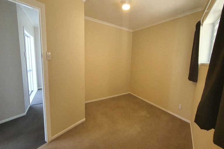 Photo of property in 62 Taylor Terrace, Tawa, Wellington, 5028