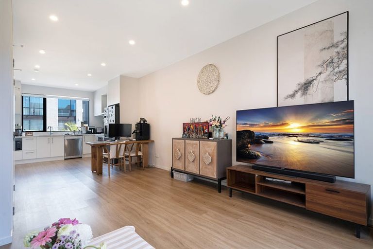 Photo of property in 9 Landing Path Drive, Hobsonville, Auckland, 0616