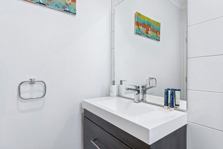 Photo of property in 91 Karepiro Drive, Stanmore Bay, Whangaparaoa, 0932