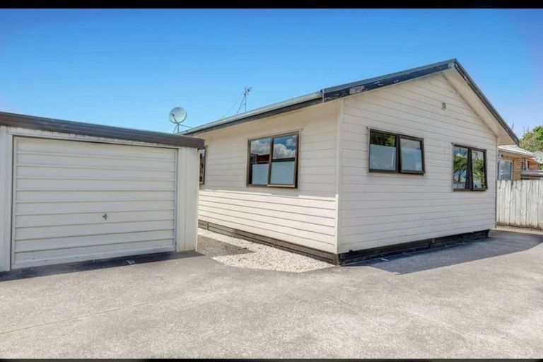 Photo of property in 2/32 Great South Road, Papakura, 2110
