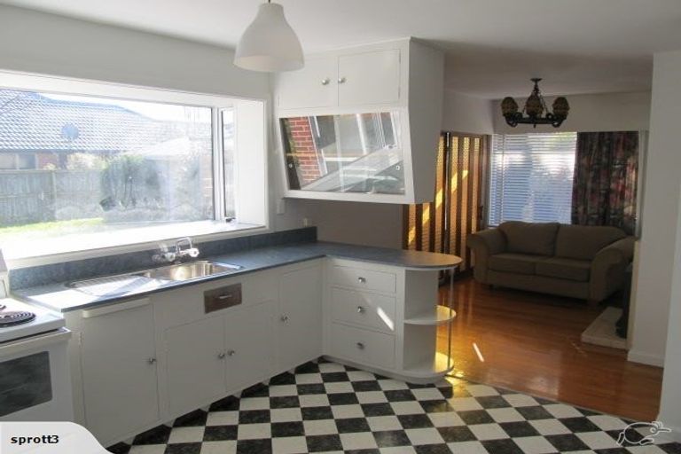 Photo of property in 112 Inwoods Road, Parklands, Christchurch, 8083