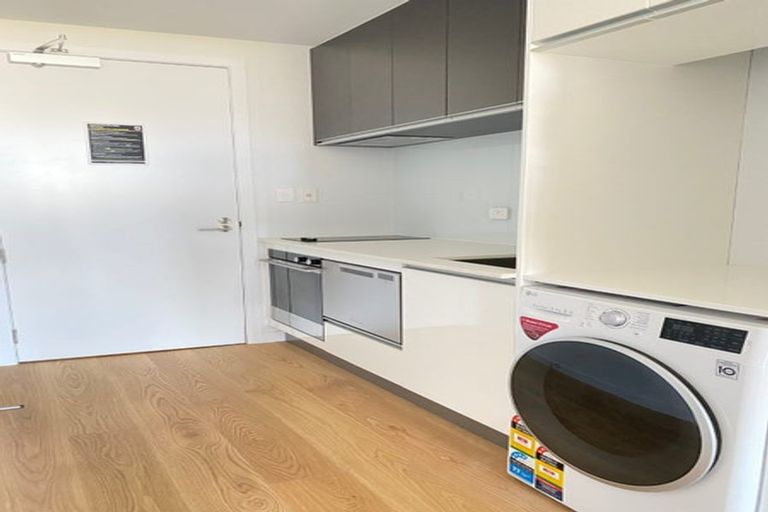 Photo of property in Frank Sargeson Apts, 407/80 Anzac Street, Takapuna, Auckland, 0622